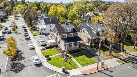 Photo of 1598 Union Street, Schenectady, NY 12309 (MLS # 202528096) Photo of 1598 Union Street, Schenectady, NY 12309 (MLS # 202528096)