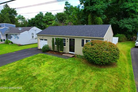 Photo of 66 Cordell Road, Schenectady, NY 12304 (MLS # 202610474)