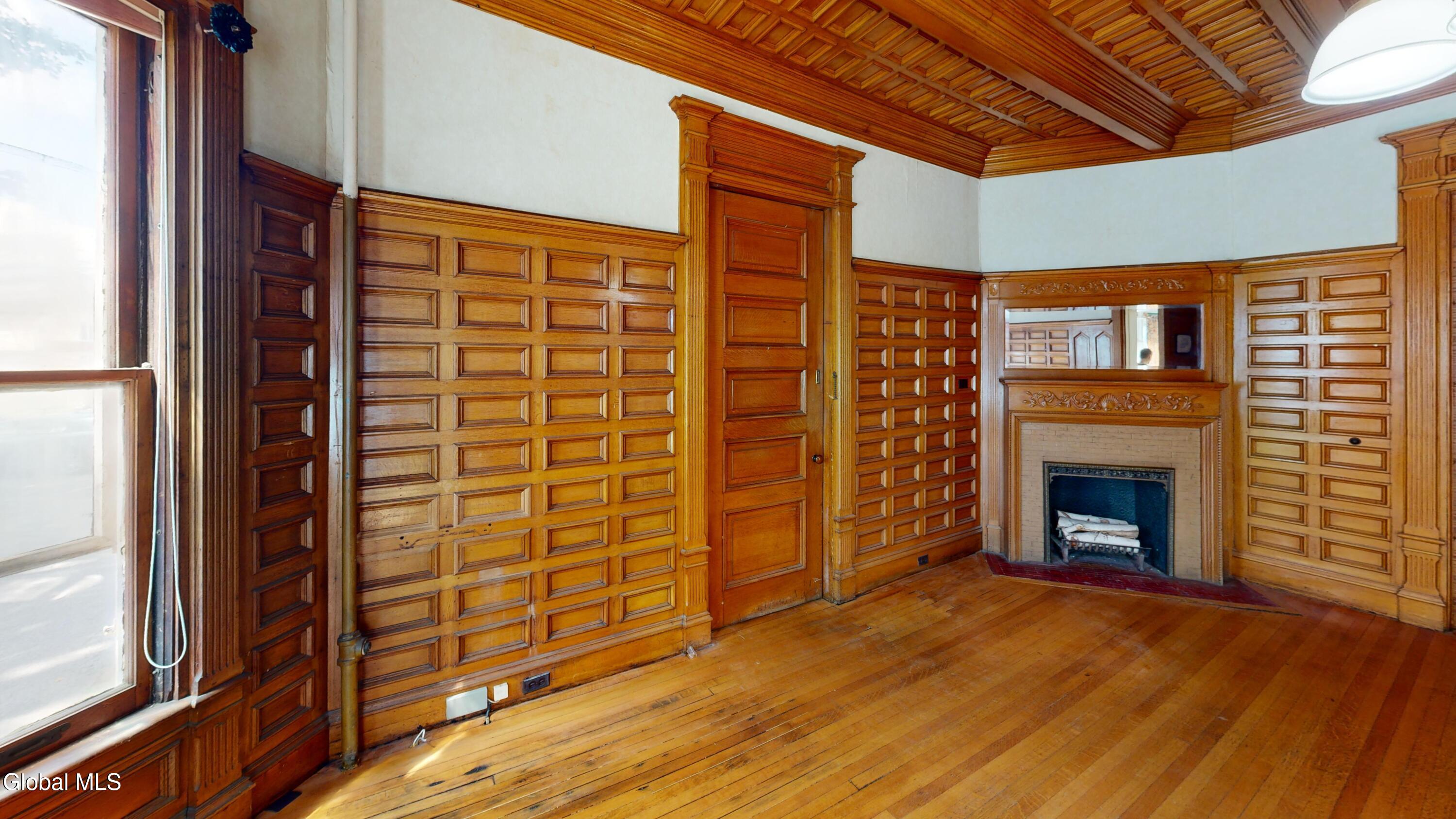 444 Glen Street