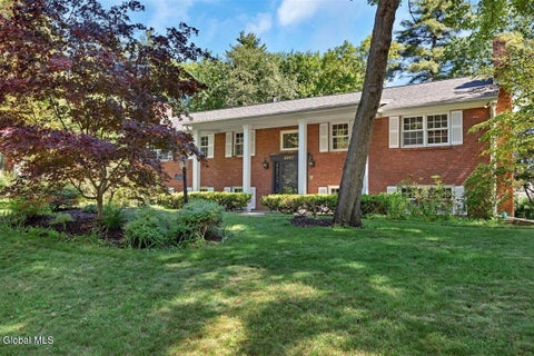 Homes For Sale - 2307 Pine Ridge Road<br/> Schenectady County, Niskayuna, NY 12309