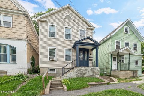 Photo of 9 Jackson Place, Schenectady, NY 12308 (MLS # 202611361)