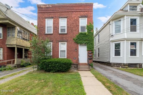 Photo of 944 Park Avenue, Schenectady, NY 12308 (MLS # 202611366)