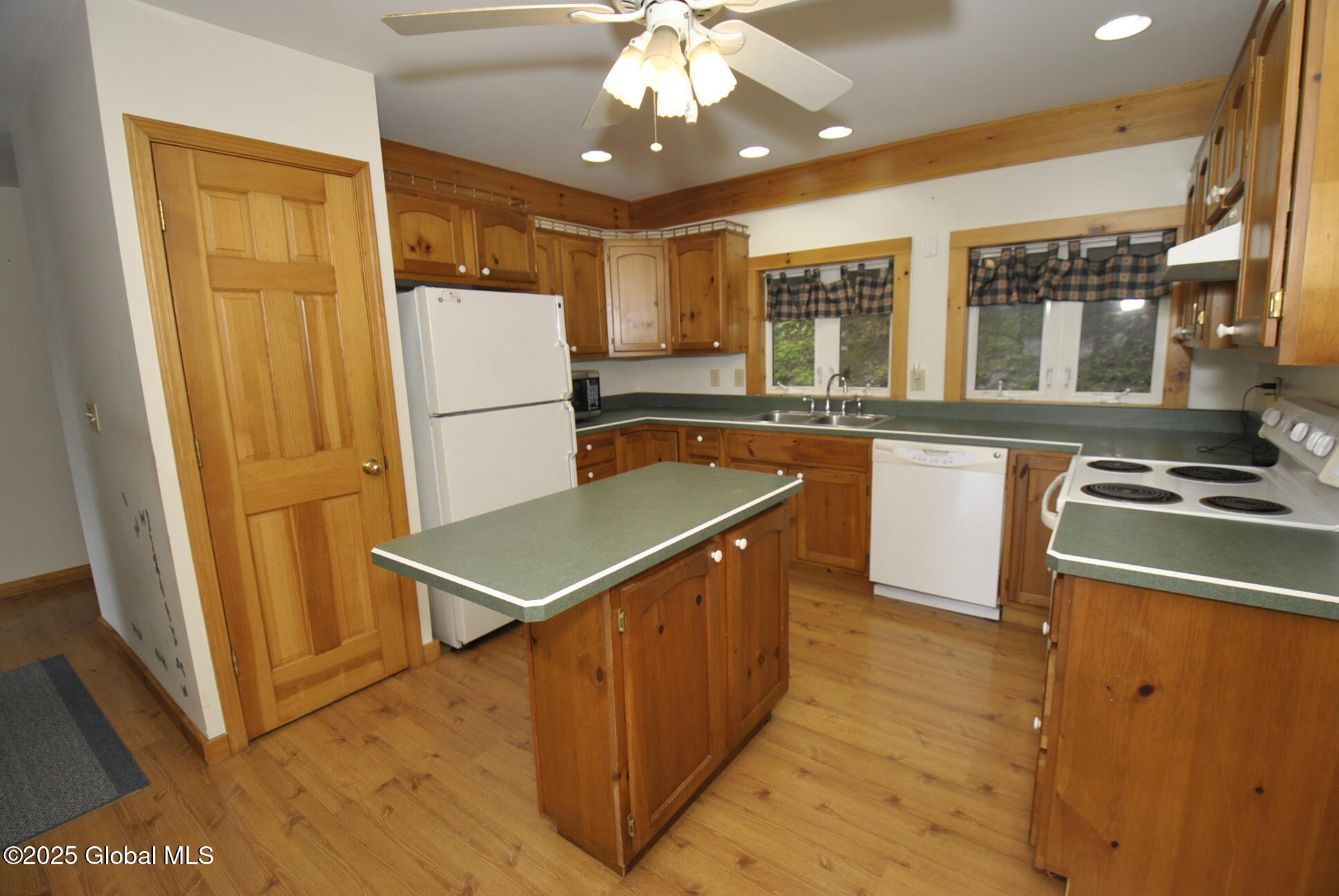 1380 S Shore Road, Hadley, New York image 20