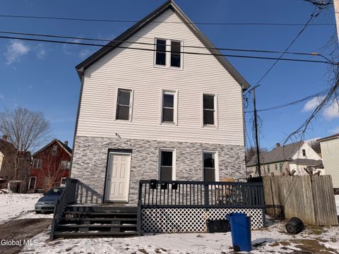 Photo of 25 Lefferts Street #Up, Amsterdam, NY 12010 (MLS # 202611272)