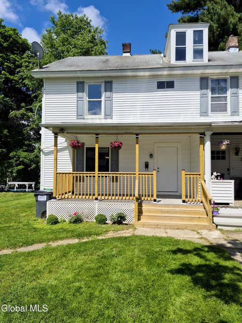 Townhouse For Sale - 14 Lynch Avenue<br/> Rensselaer County, Castleton On Hudson, NY 12033