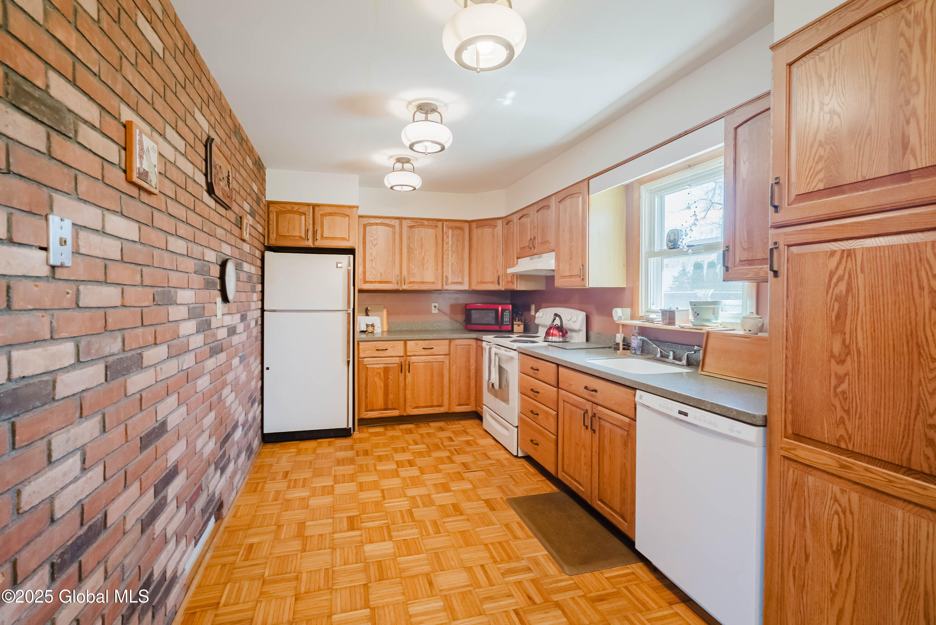13 James Drive, Loudonville, New York image 8