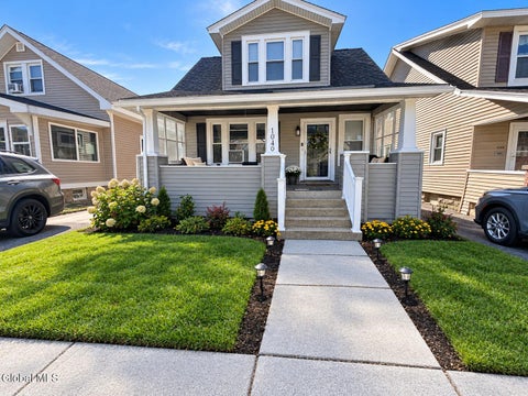 Photo of 1040 Lakeview Avenue, Schenectady, NY 12303 (MLS # 202628754)