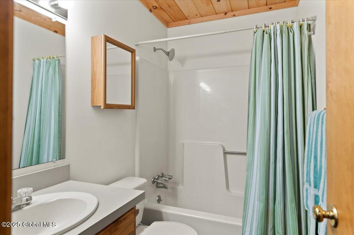 10 E Beachwood Road, Hadley, New York image 23