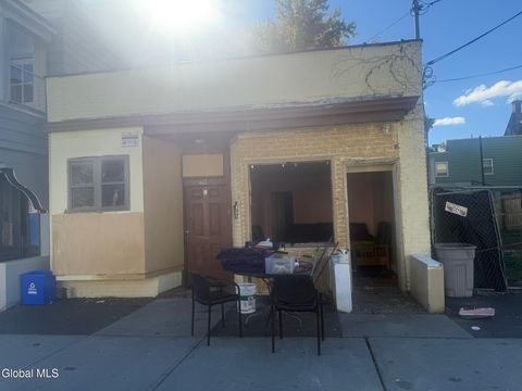 Multifamily For Sale - 460 2nd Street<br/> Albany, NY 12206