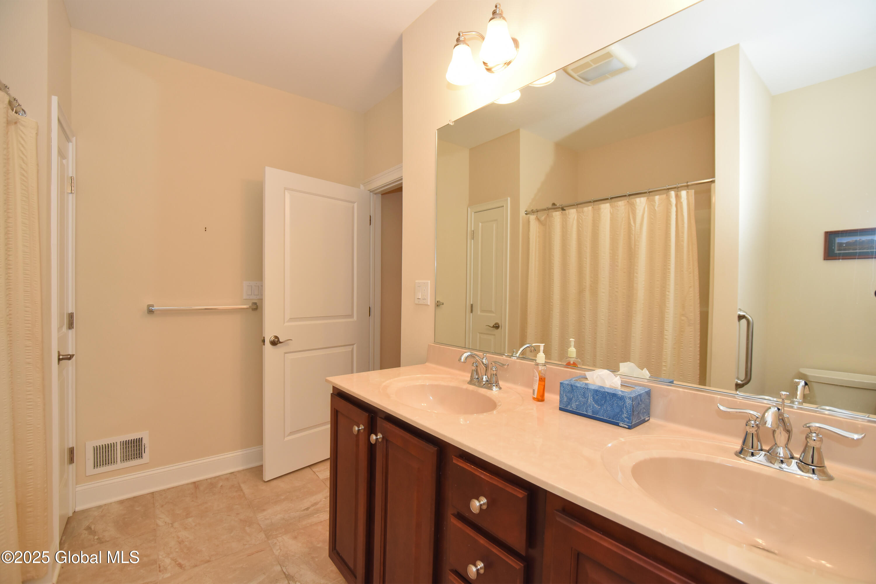509 Lois Lane, Schenectady, New York image 34