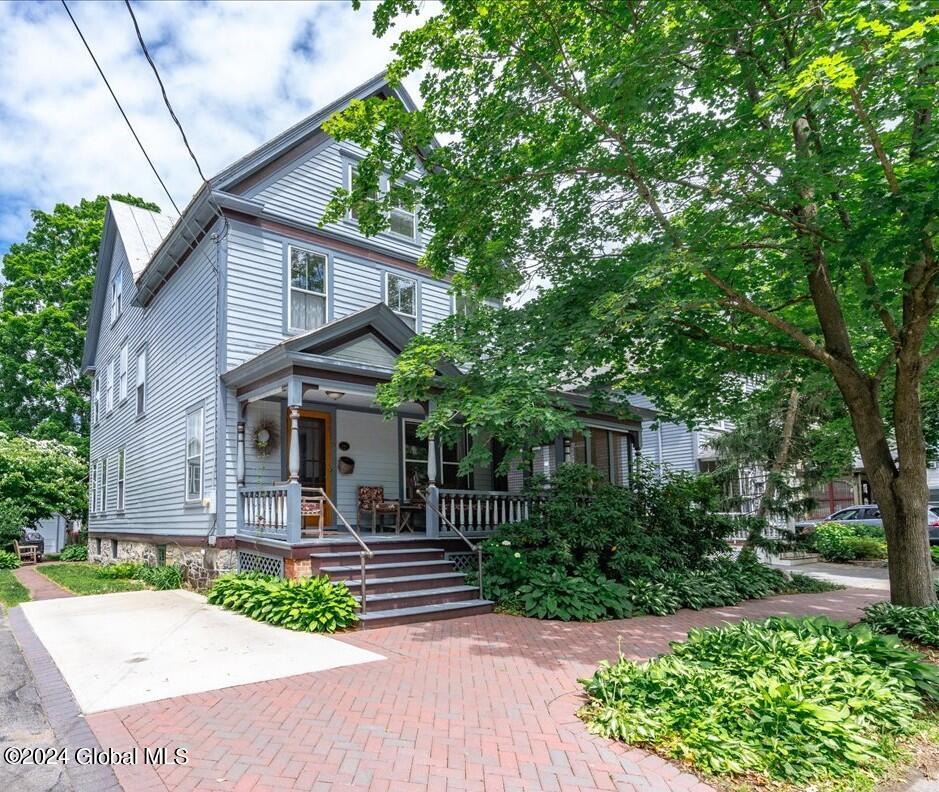 19 George Street, Saratoga Springs, New York image 1