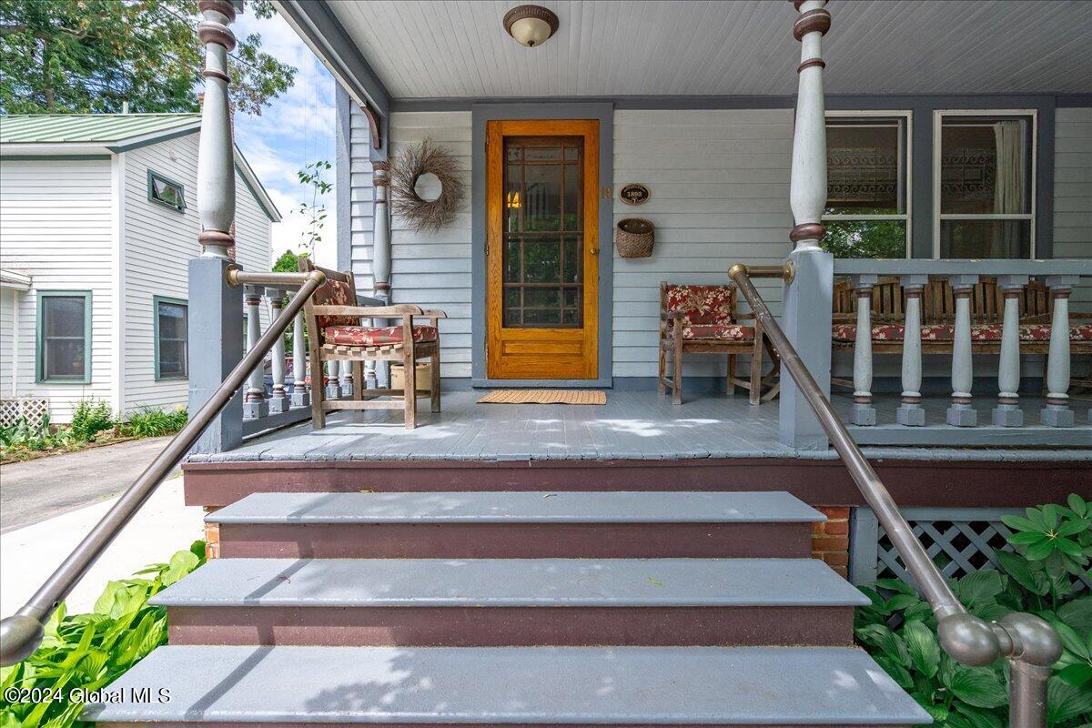 19 George Street, Saratoga Springs, New York image 3
