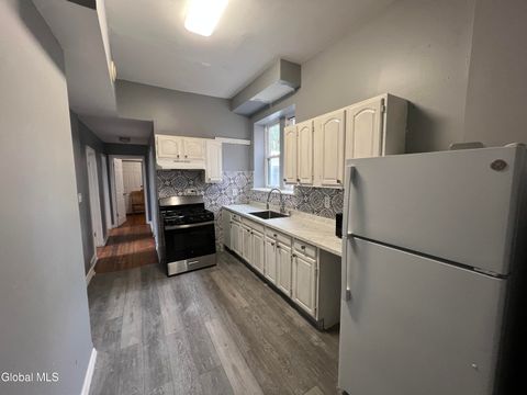 Photo of 613 Clinton Avenue #2R, Albany, NY 12206 (MLS # 202529408)