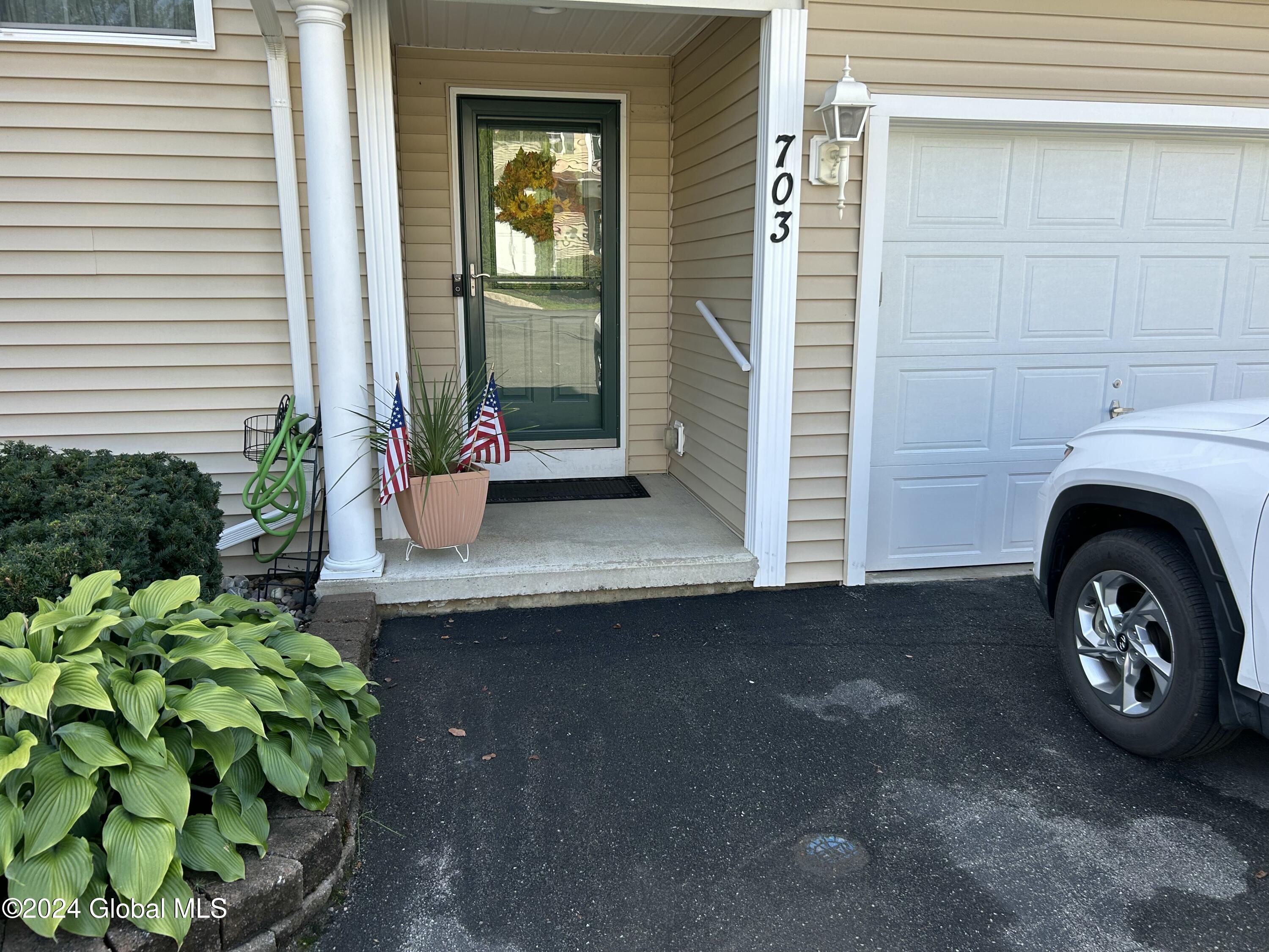 703 Royale Court, Troy, New York image 32