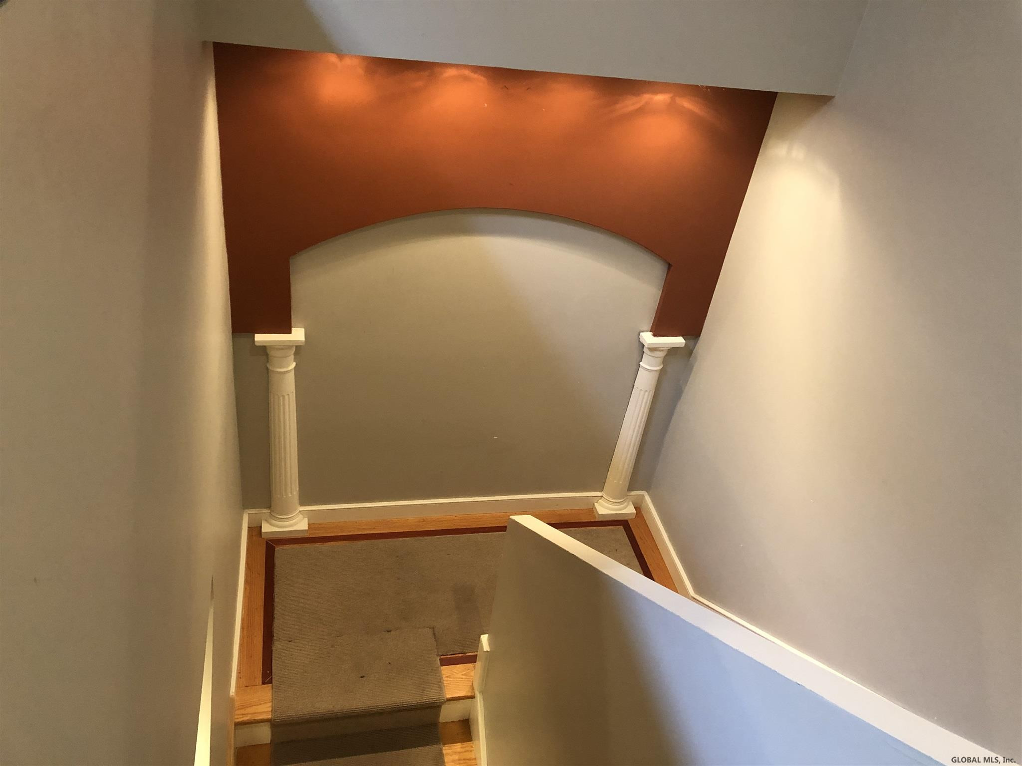 Troy, New York 12180, United States, ,1 BathroomBathrooms,Residential,Pending,124221