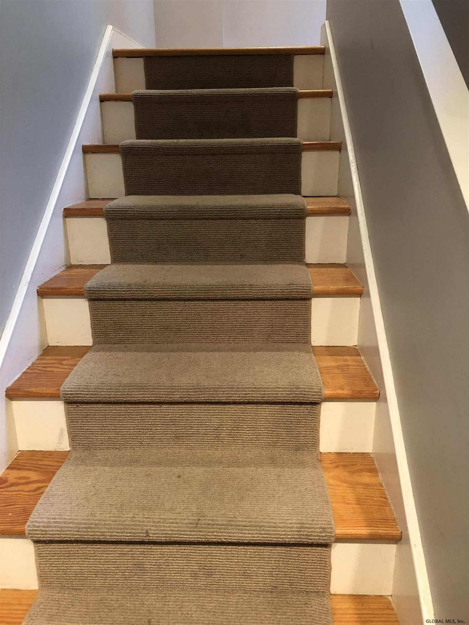 Troy, New York 12180, United States, ,1 BathroomBathrooms,Residential,Pending,124221