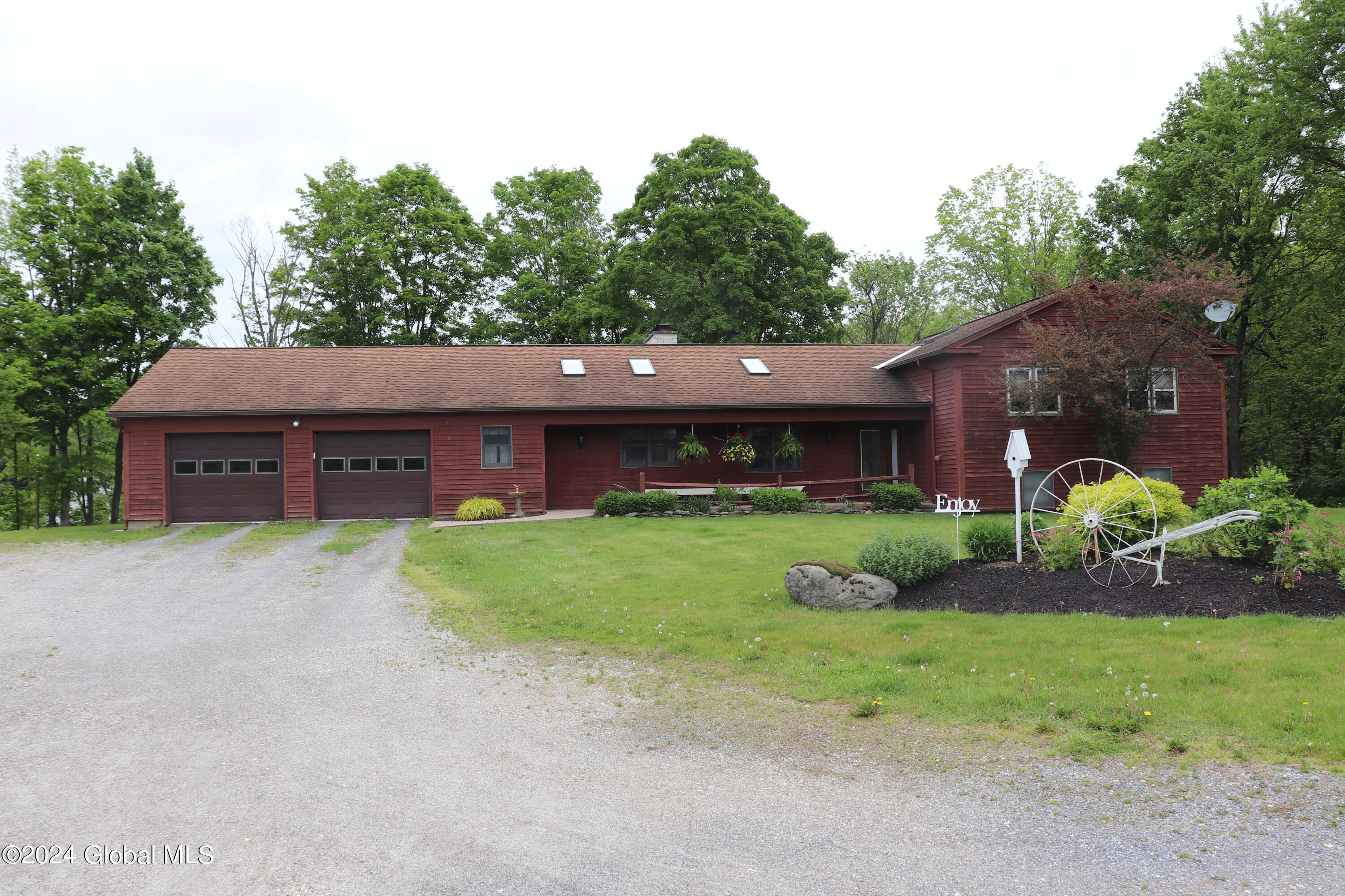 436 Hill Road, Hoosick Falls, New York image 2