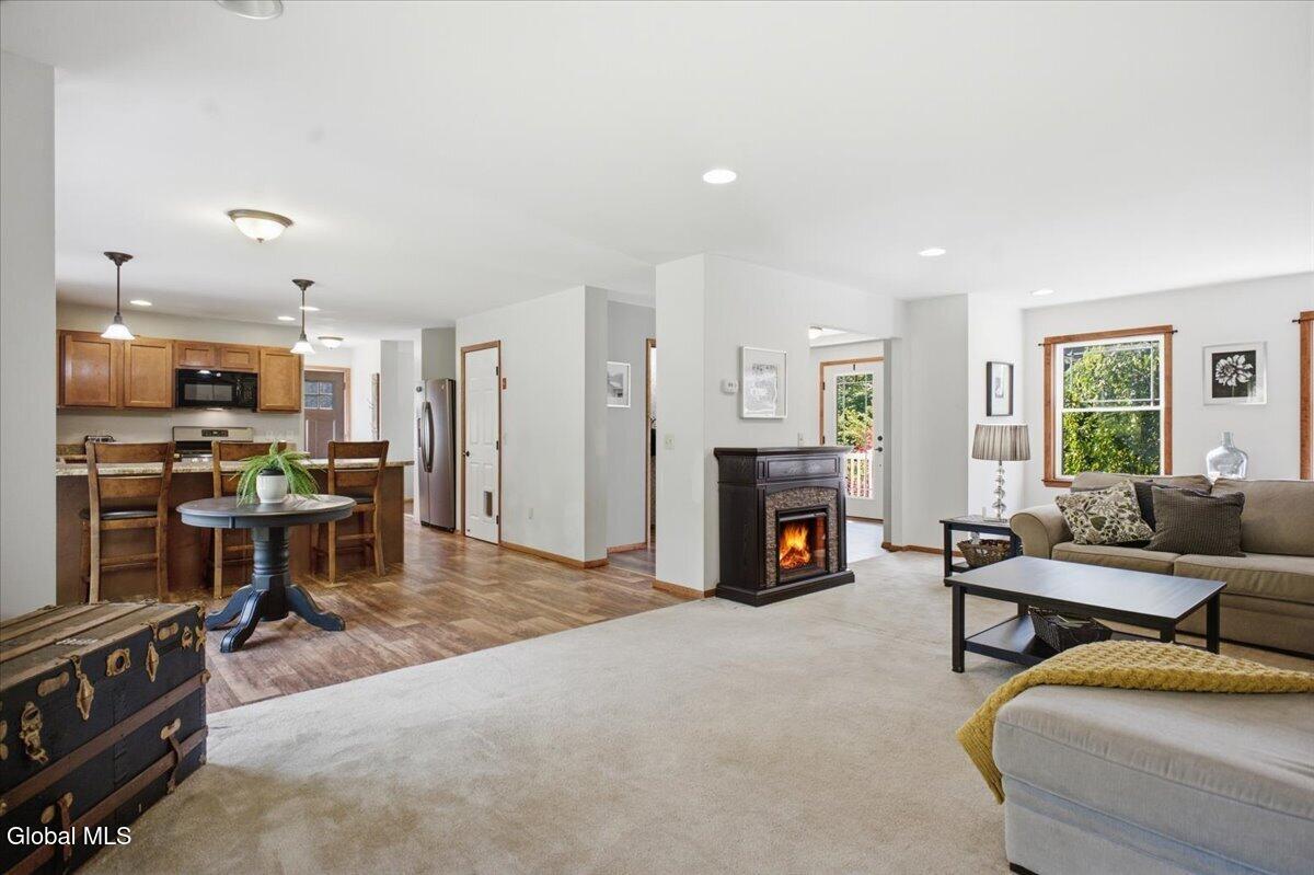 44 Cloverleaf Drive