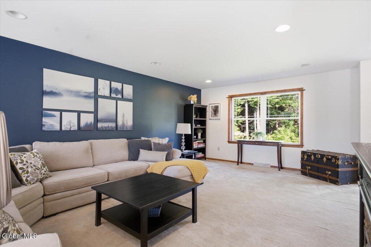44 Cloverleaf Drive