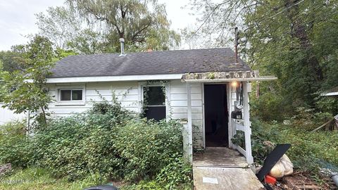 Photo of 28 Kellogg Avenue, Schenectady, NY 12304 (MLS # 202525794)