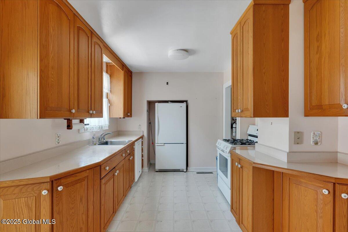327 Sullivan Road, Schenectady, New York image 11
