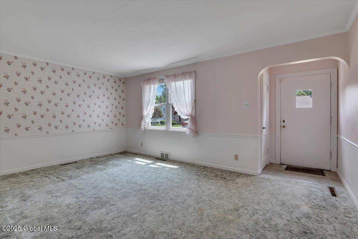 327 Sullivan Road, Schenectady, New York image 6