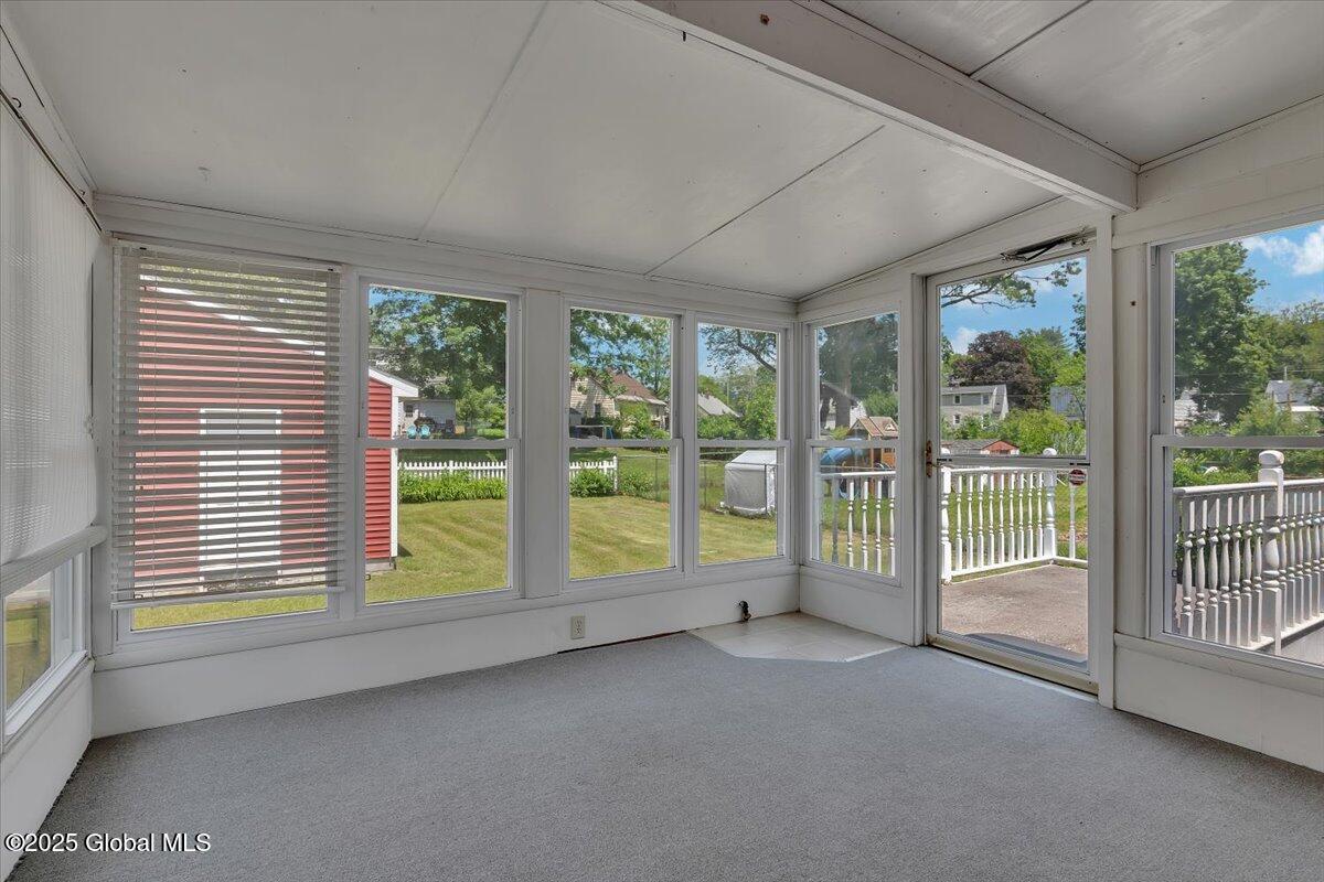 327 Sullivan Road, Schenectady, New York image 13