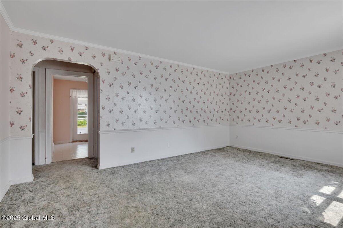327 Sullivan Road, Schenectady, New York image 8