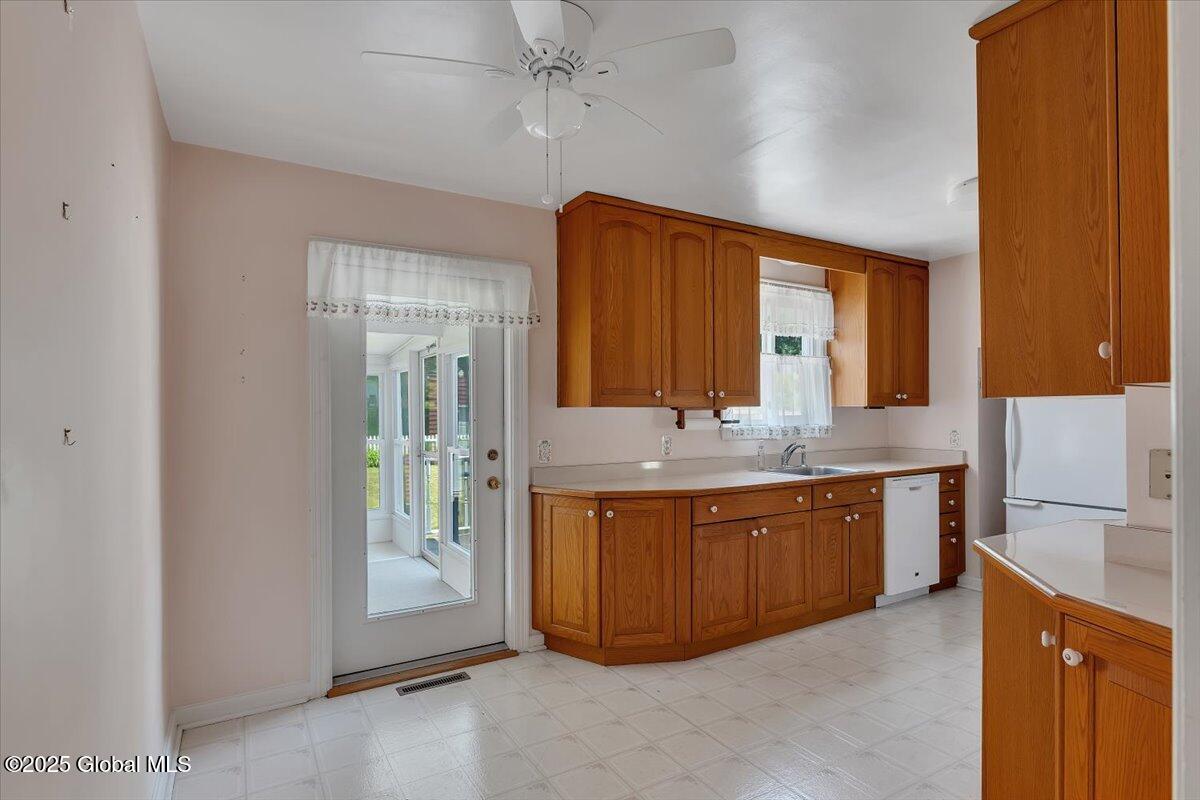 327 Sullivan Road, Schenectady, New York image 10