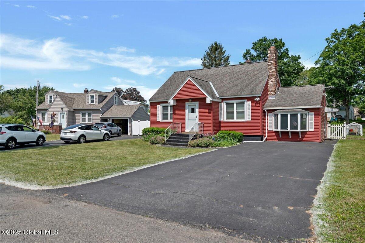 327 Sullivan Road, Schenectady, New York image 4