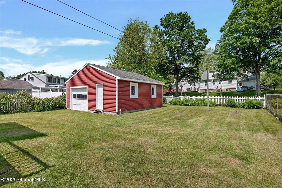 327 Sullivan Road, Schenectady, New York image 31