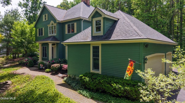 2757 DOELNER CIR, CASTLETON, NY 12033 - Image 253666ee60a6d40c631cc2e5fa1fee2d/4222965708