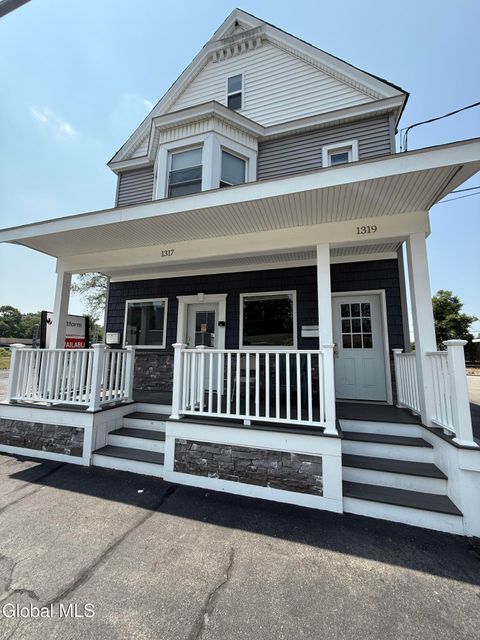 Photo of 1317 Lower Broadway, Schenectady, NY 12306 (MLS # 202516970)