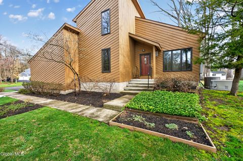 Photo of 10 Durham Way, Clifton Park, NY 12065 (MLS # 202615286)