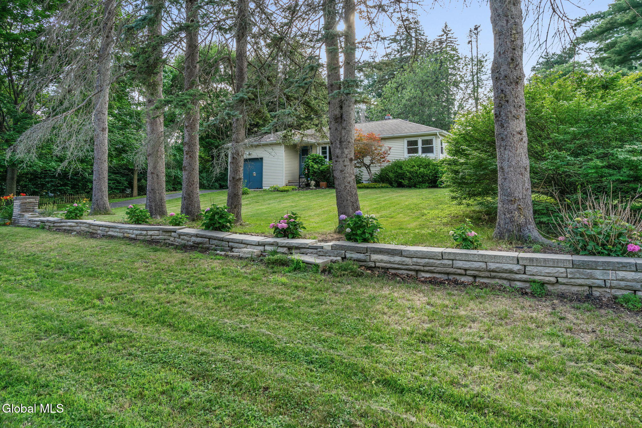 54 E Hite Court