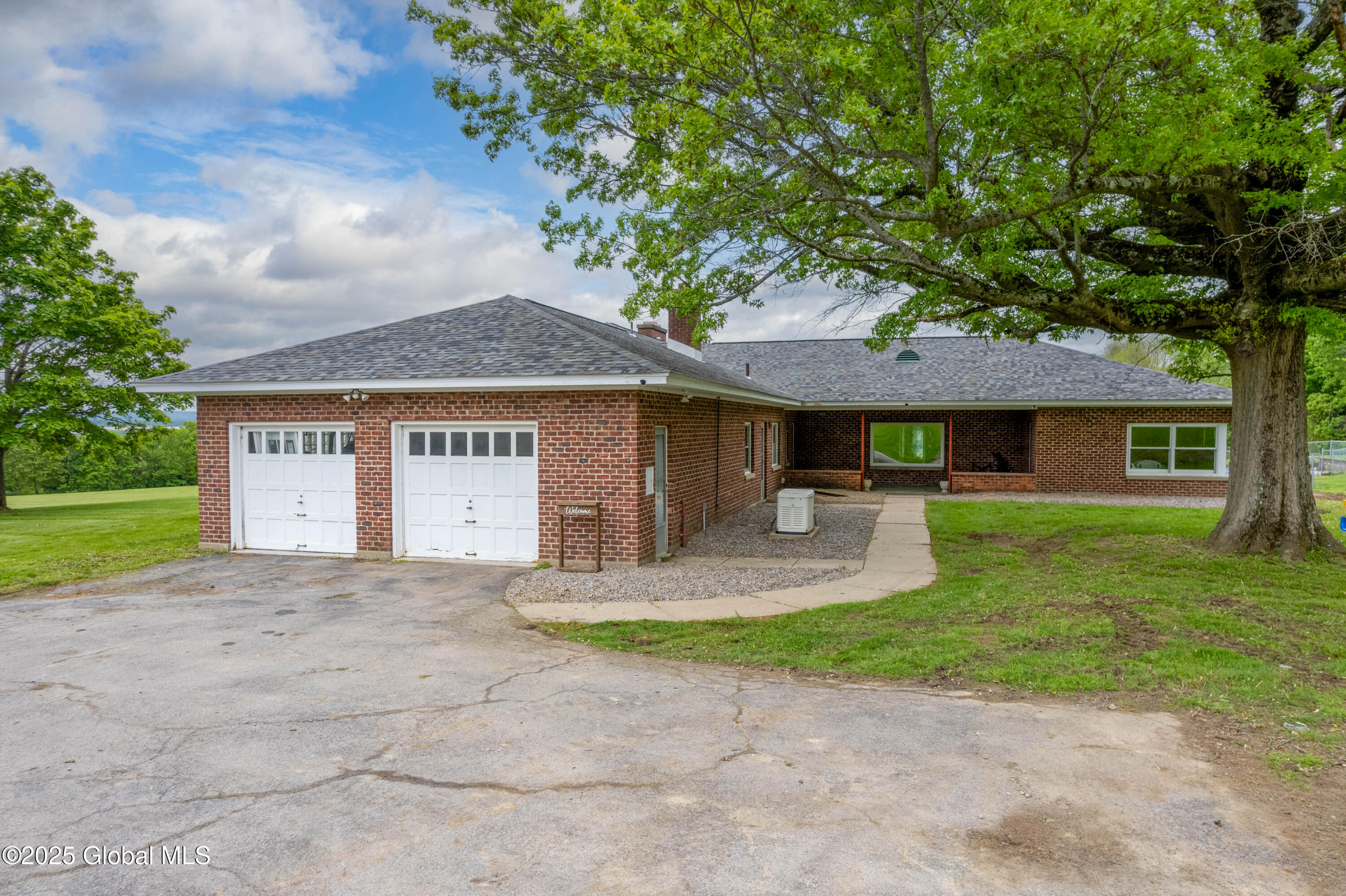 730 Mckay Road, Amsterdam, New York image 2