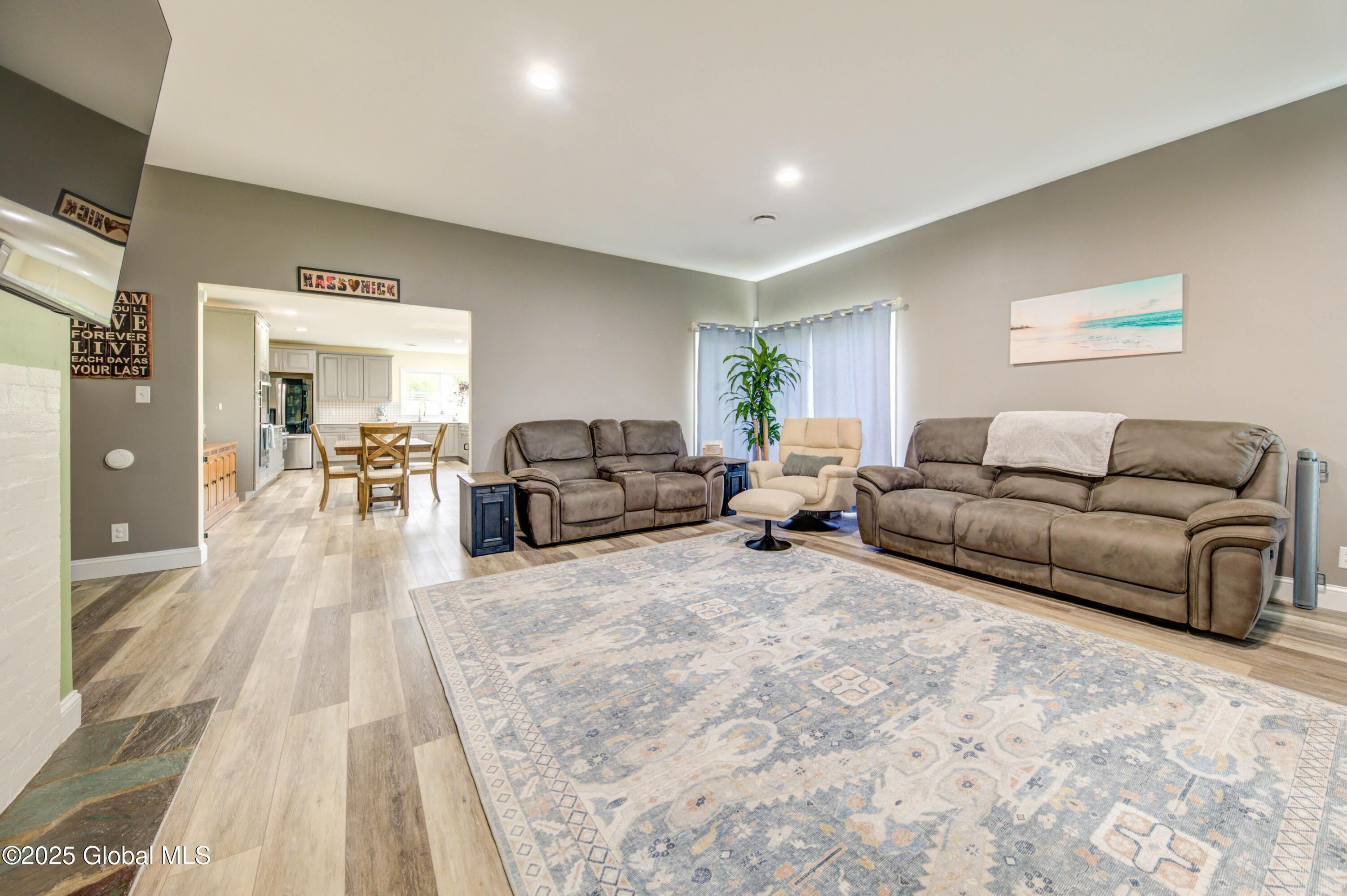 730 Mckay Road, Amsterdam, New York image 17