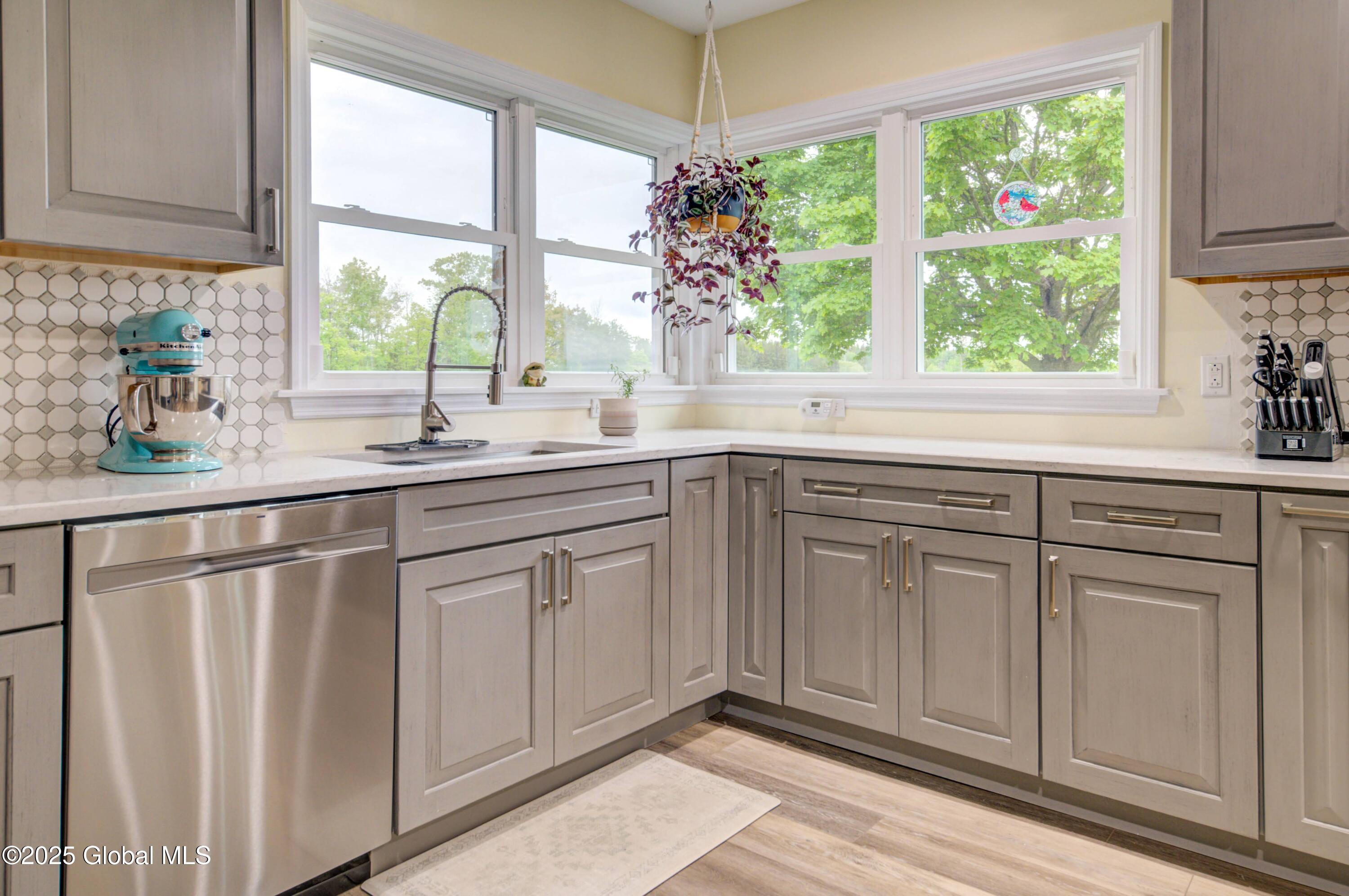 730 Mckay Road, Amsterdam, New York image 11