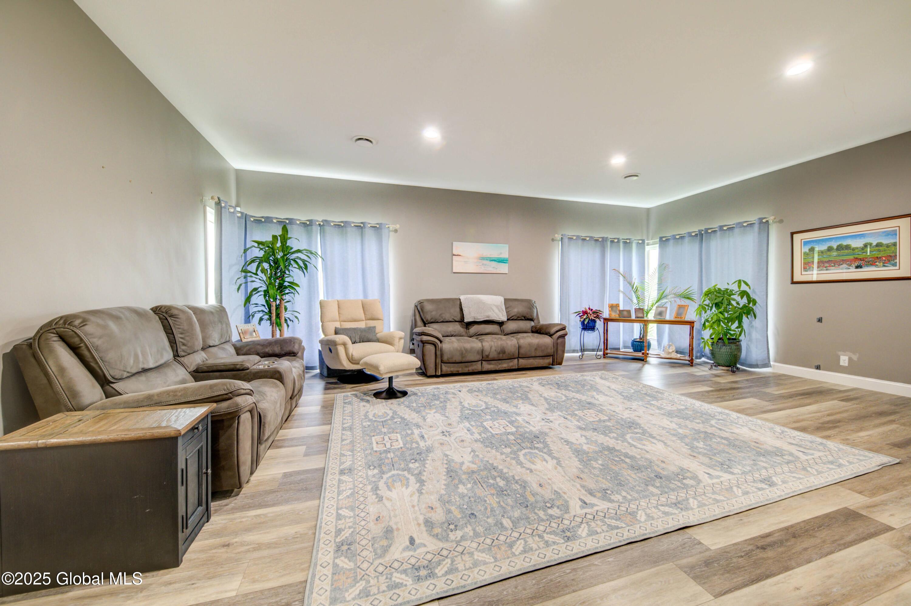 730 Mckay Road, Amsterdam, New York image 16