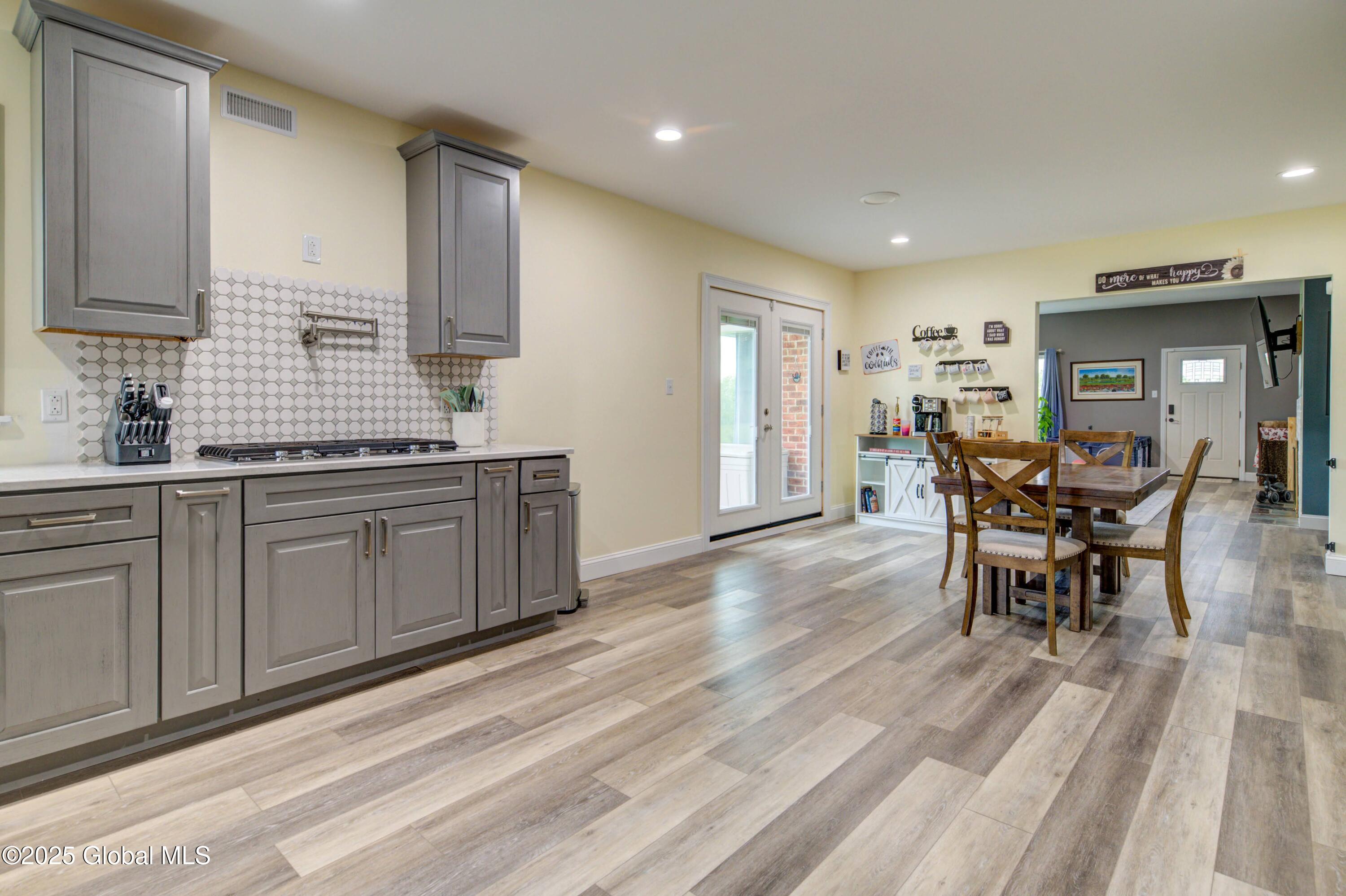 730 Mckay Road, Amsterdam, New York image 12