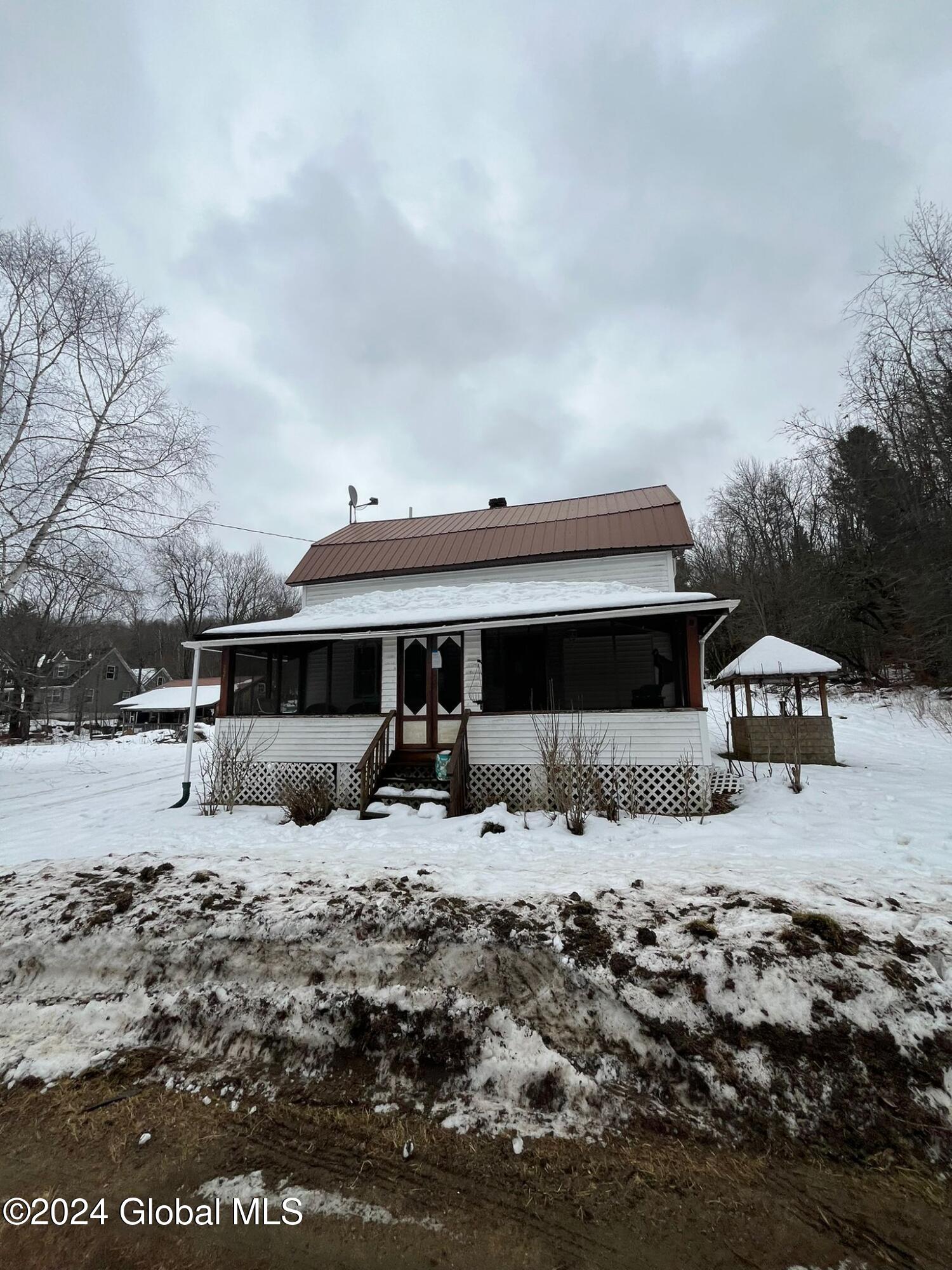 221 Fish Mountain Road, Lake Pleasant, New York image 1