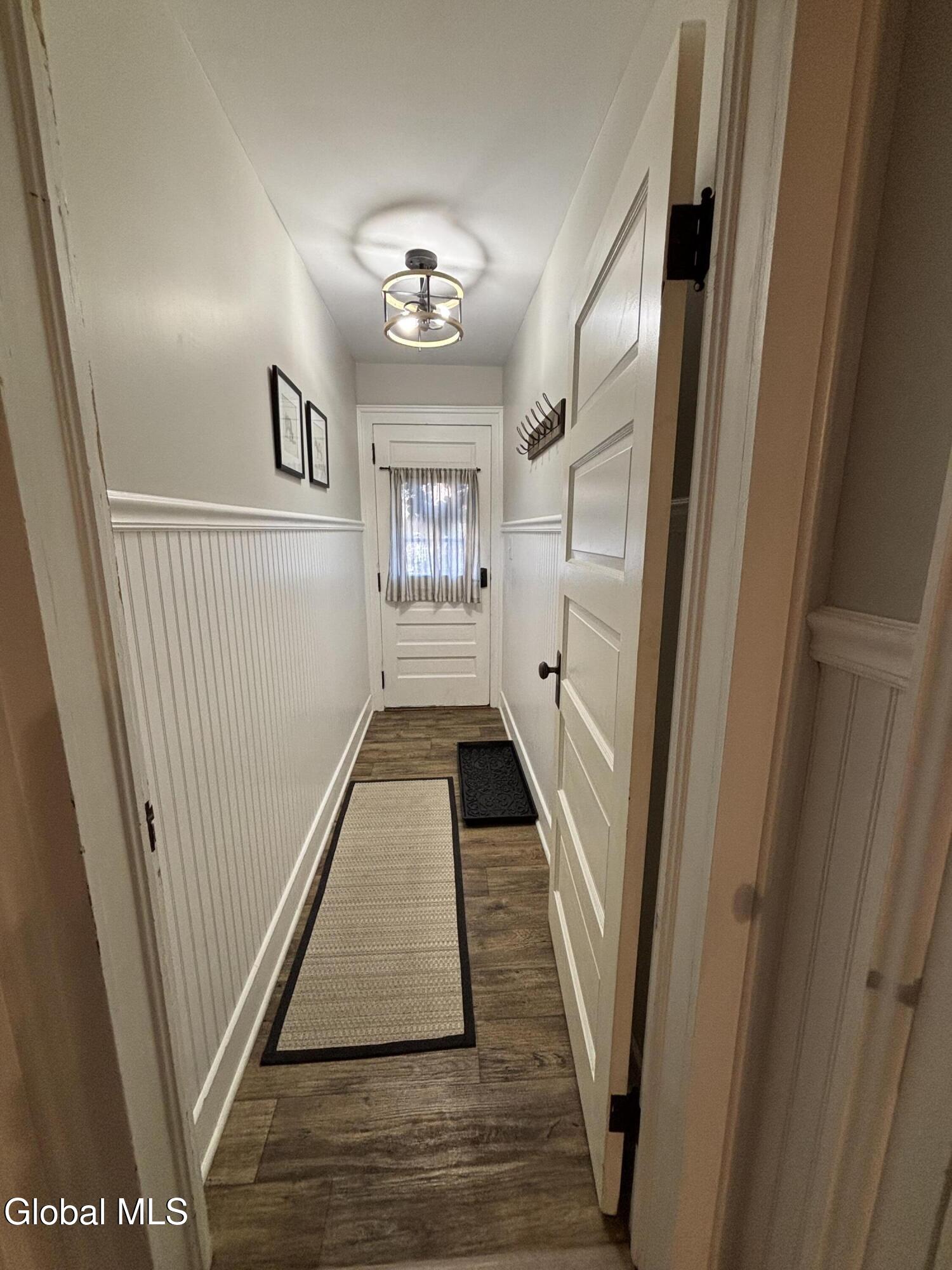 25 Flint Avenue