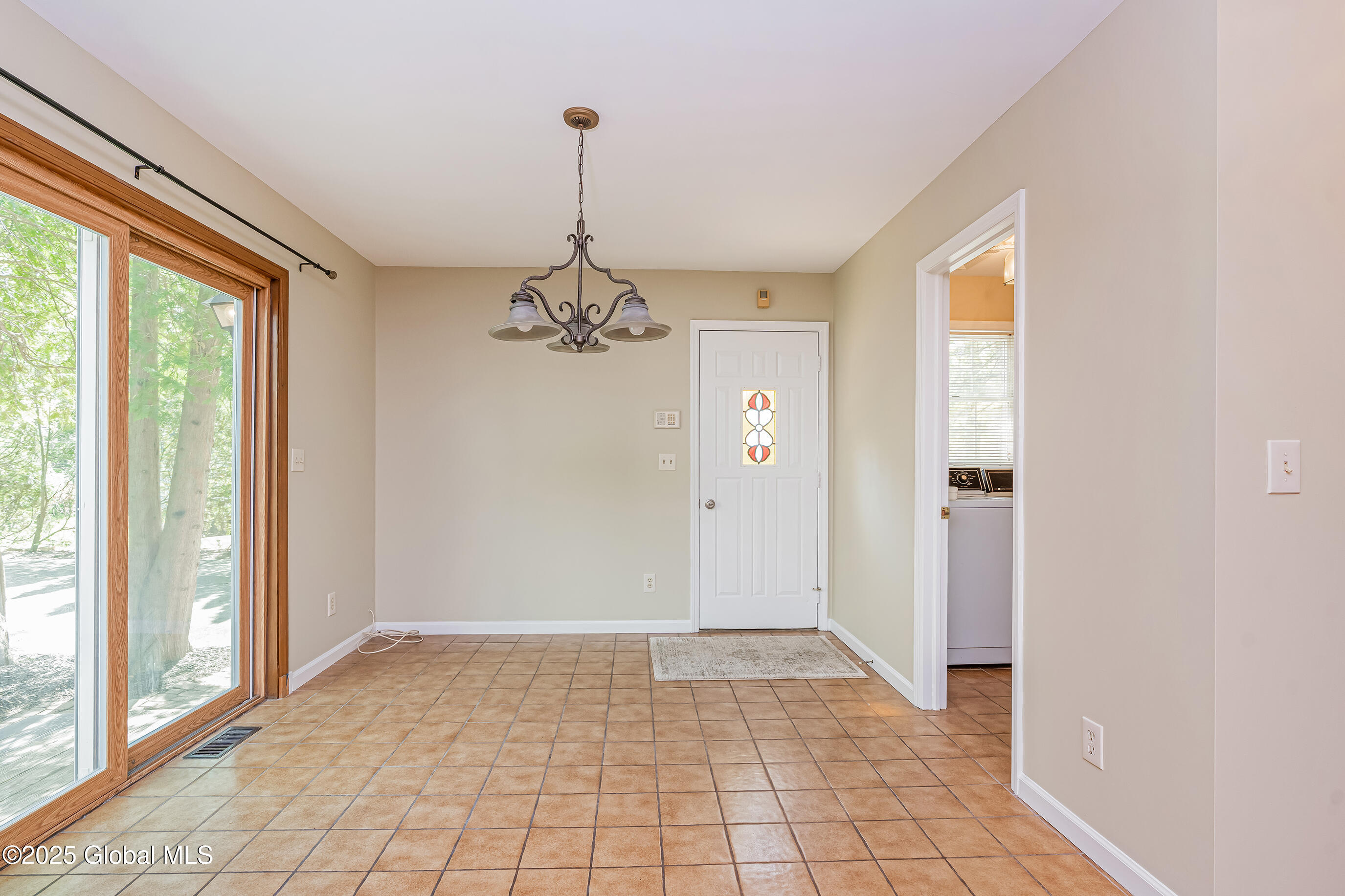 331 Wellington Road, Delmar, New York image 13