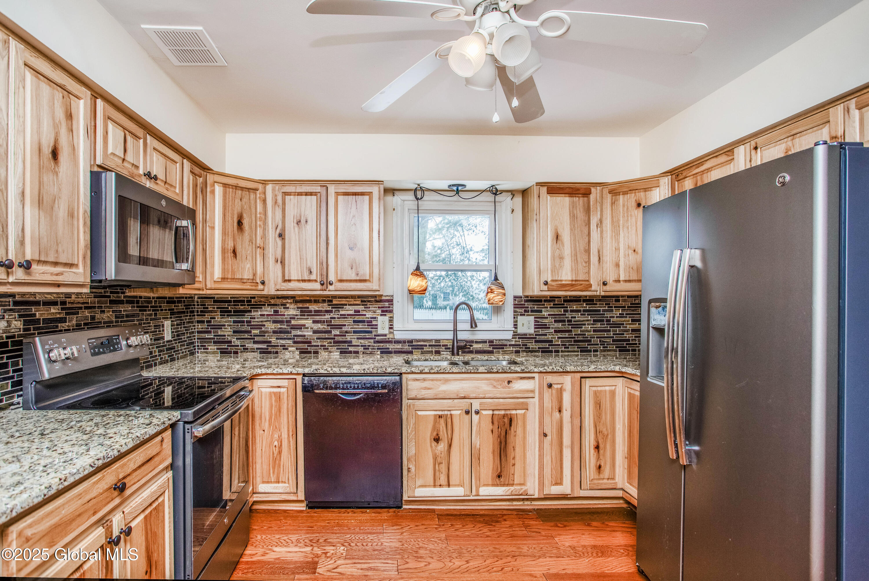 11 Brookwood Drive, Saratoga Springs, New York image 8
