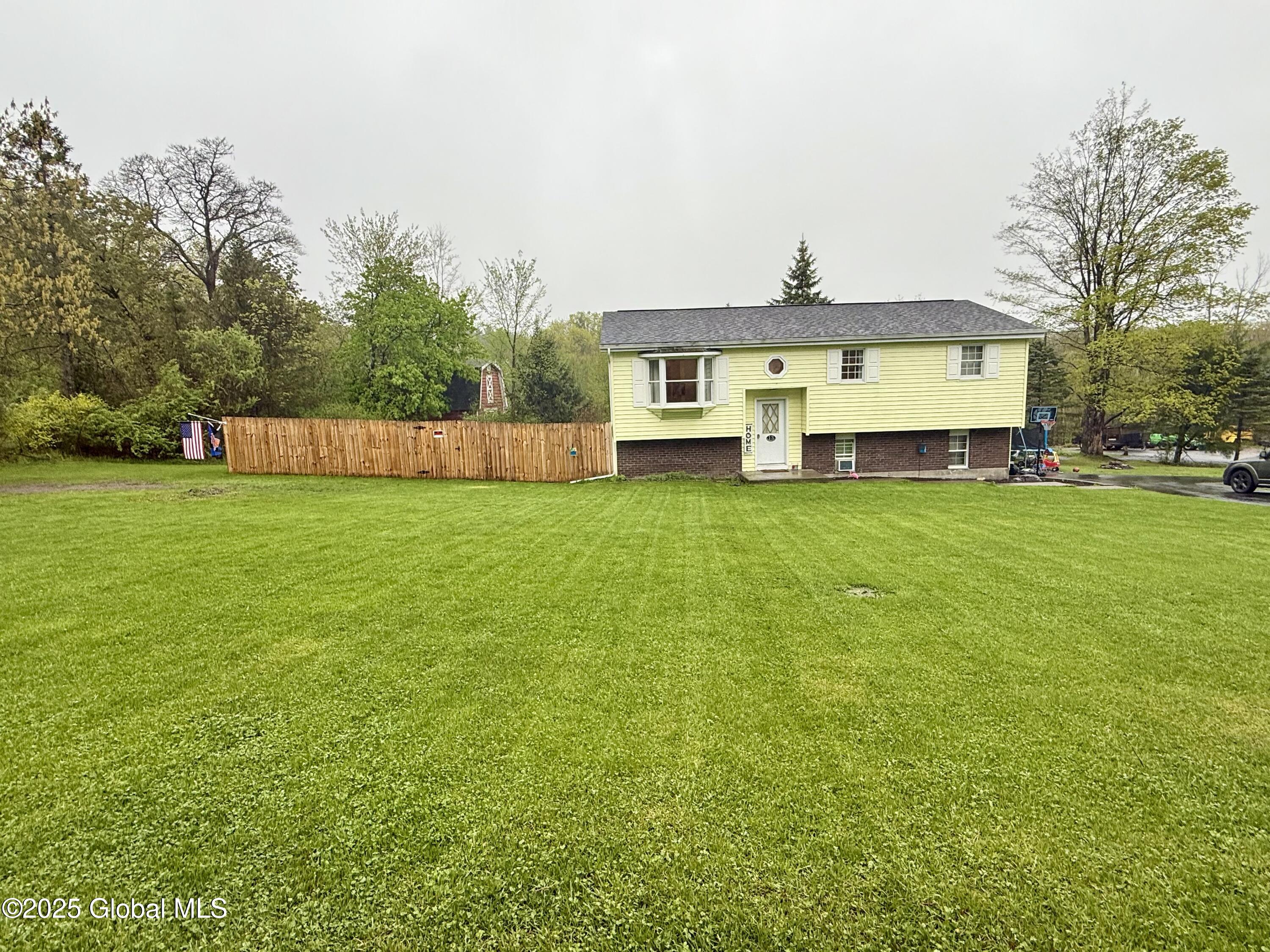 13 Breeze Dale Drive, Averill Park, New York image 1