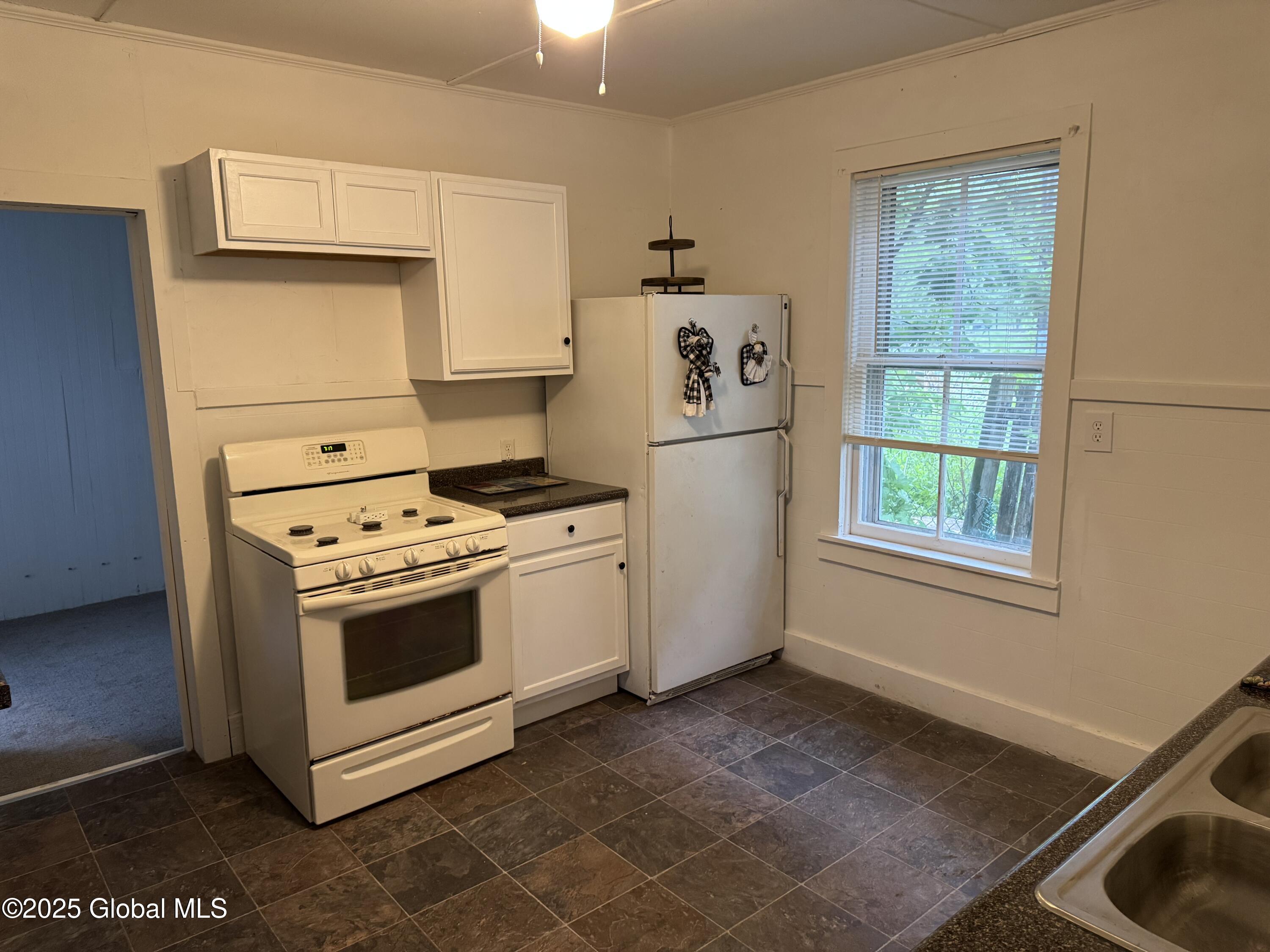 411 N Market Street, Johnstown, New York image 5