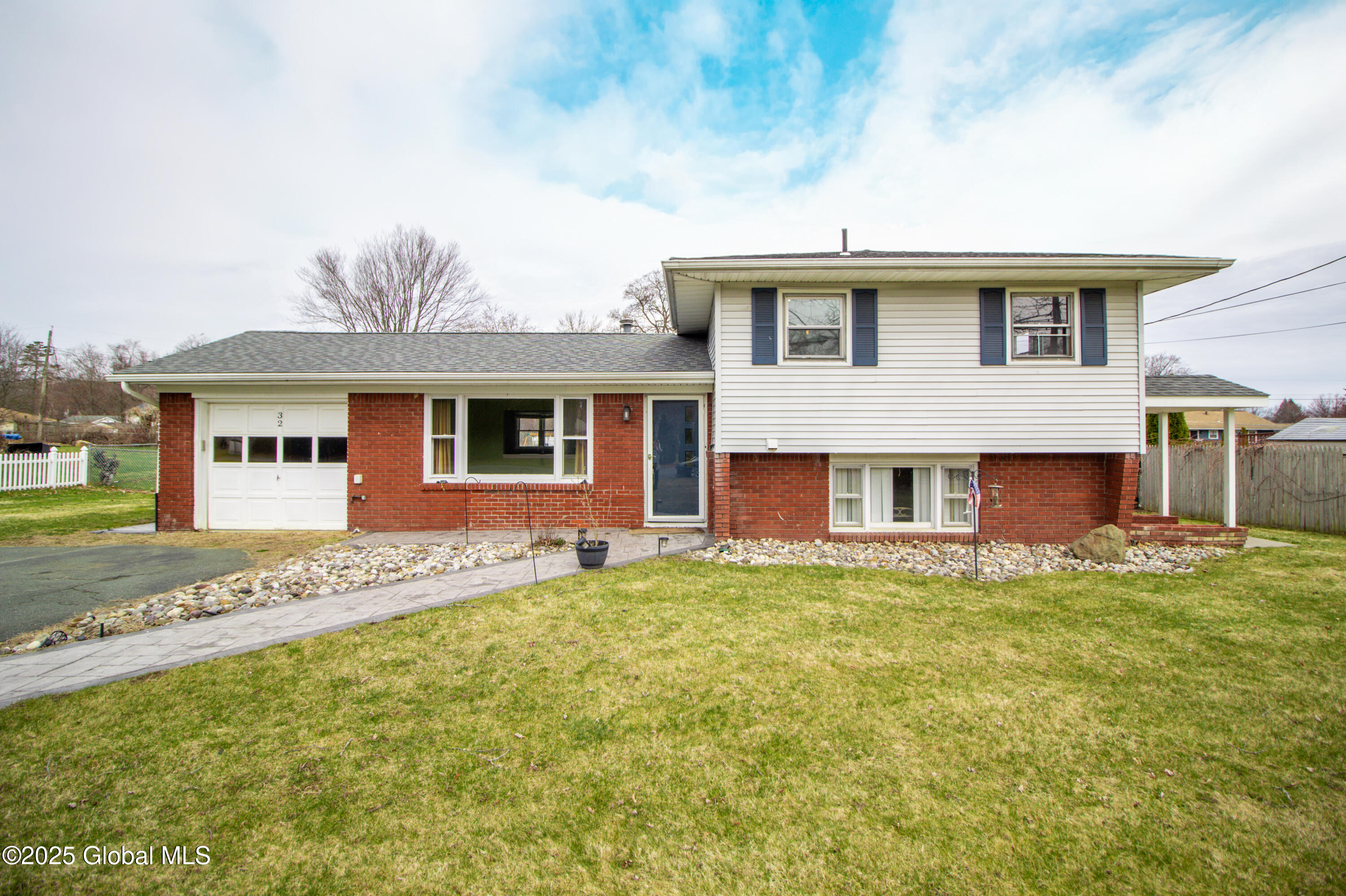 32 Homestead Drive, Latham, New York image 1