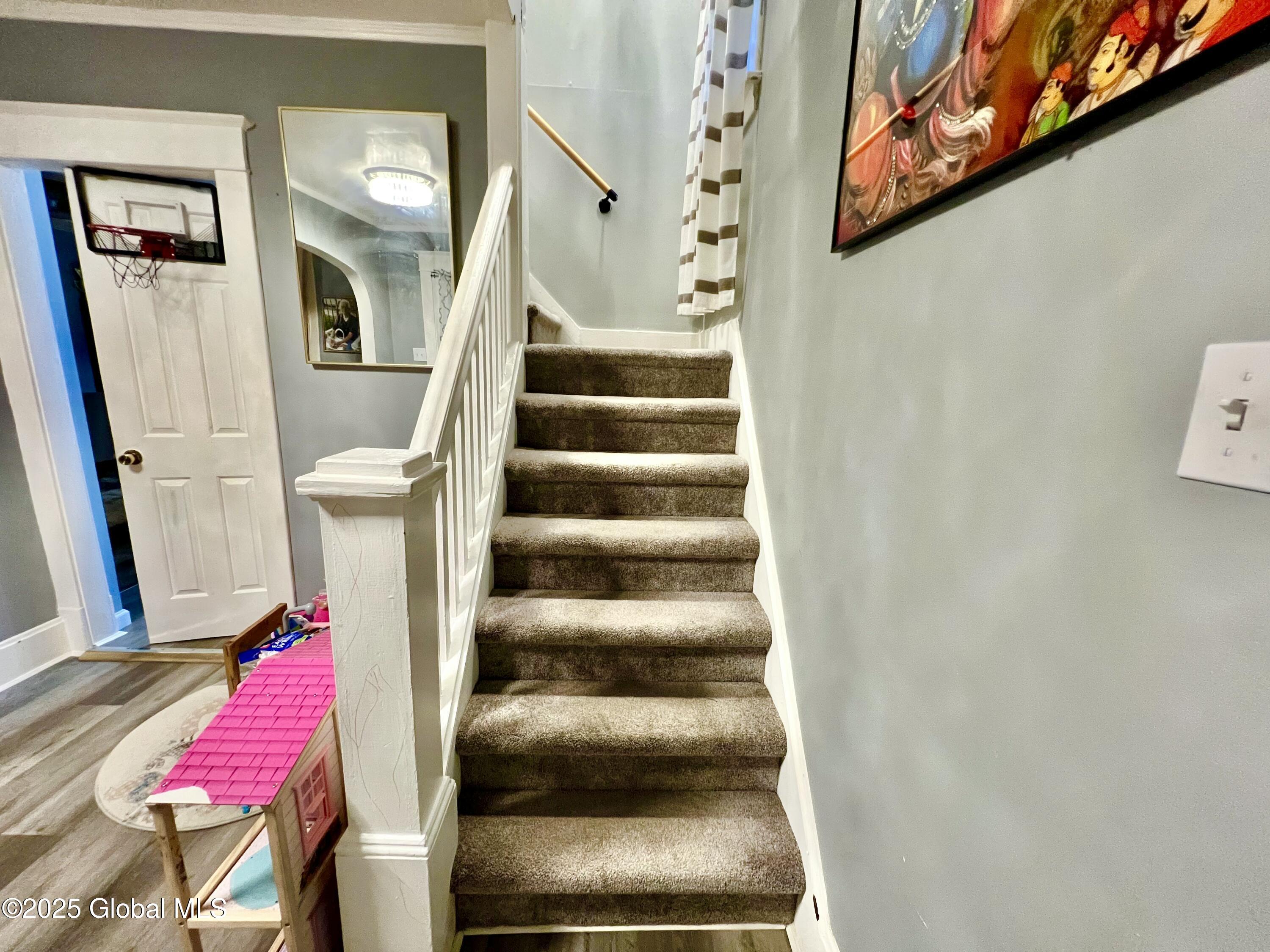 Schenectady, New York 12303, United States, 4 Bedrooms Bedrooms, ,3 BathroomsBathrooms,Residential,Pending,152810