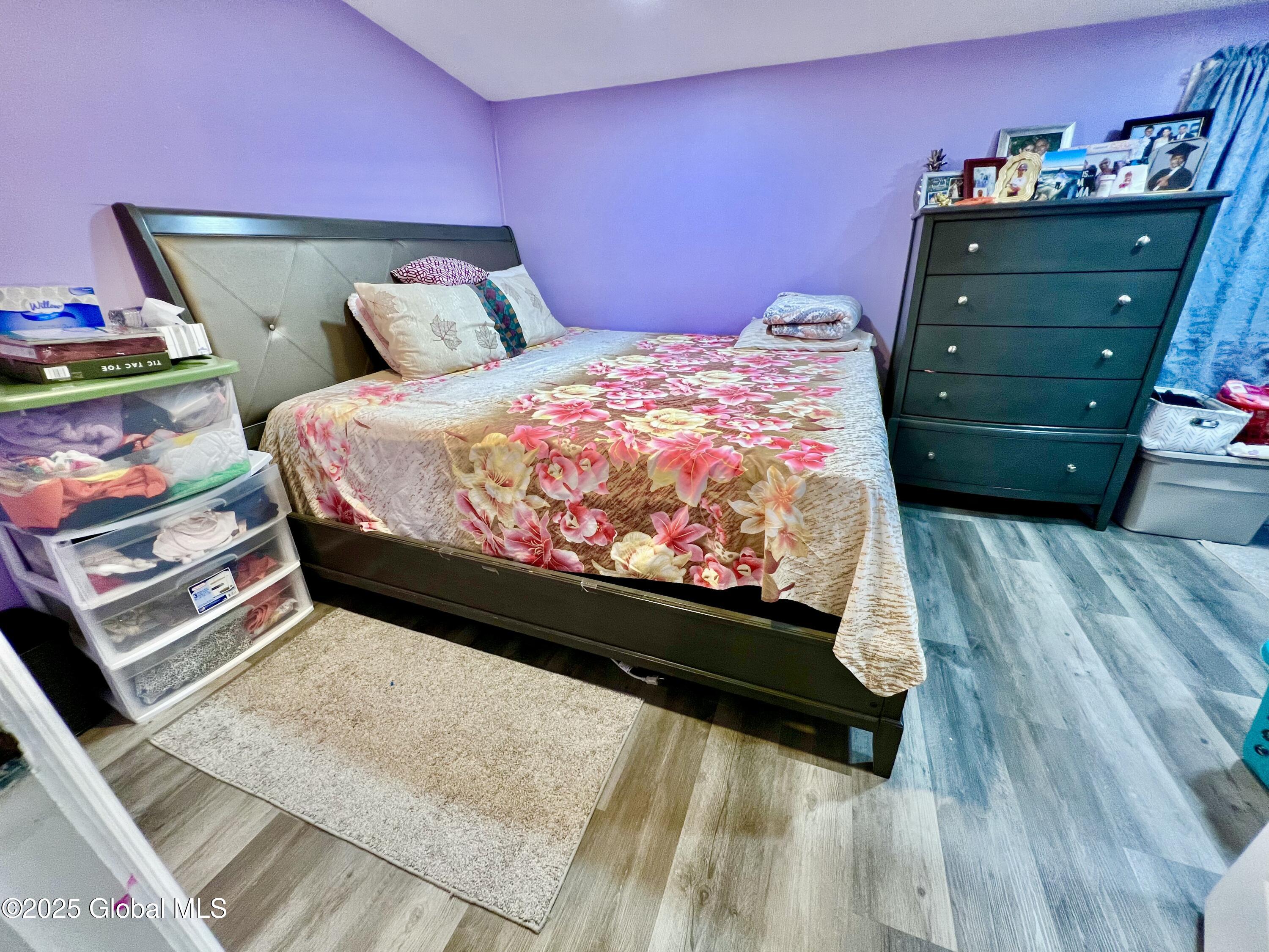 Schenectady, New York 12303, United States, 4 Bedrooms Bedrooms, ,3 BathroomsBathrooms,Residential,Pending,152810