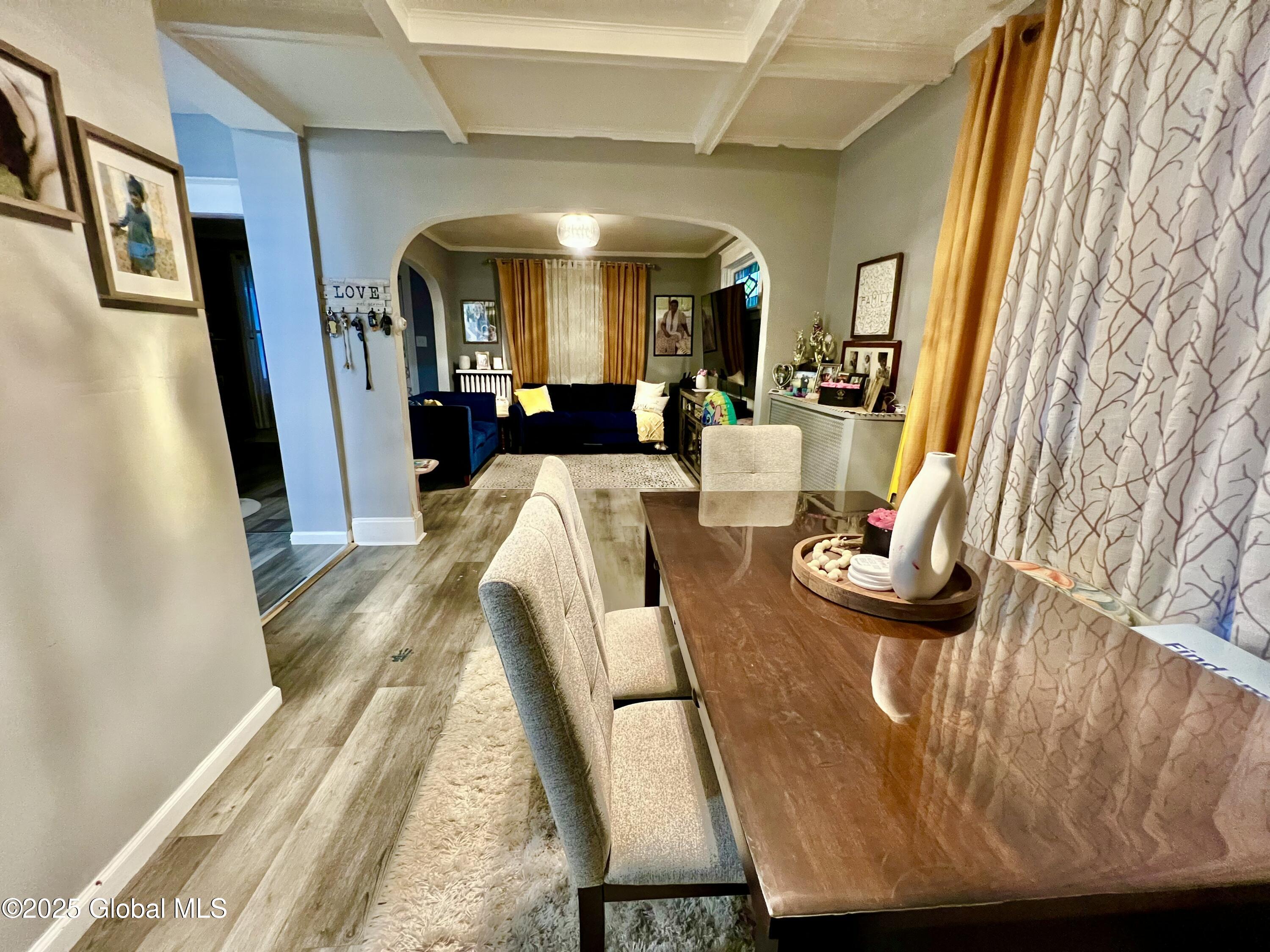 Schenectady, New York 12303, United States, 4 Bedrooms Bedrooms, ,3 BathroomsBathrooms,Residential,Pending,152810